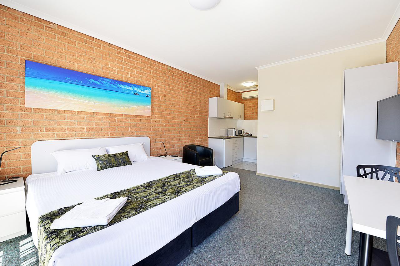 Cranbourne Motor Inn Экстерьер фото
